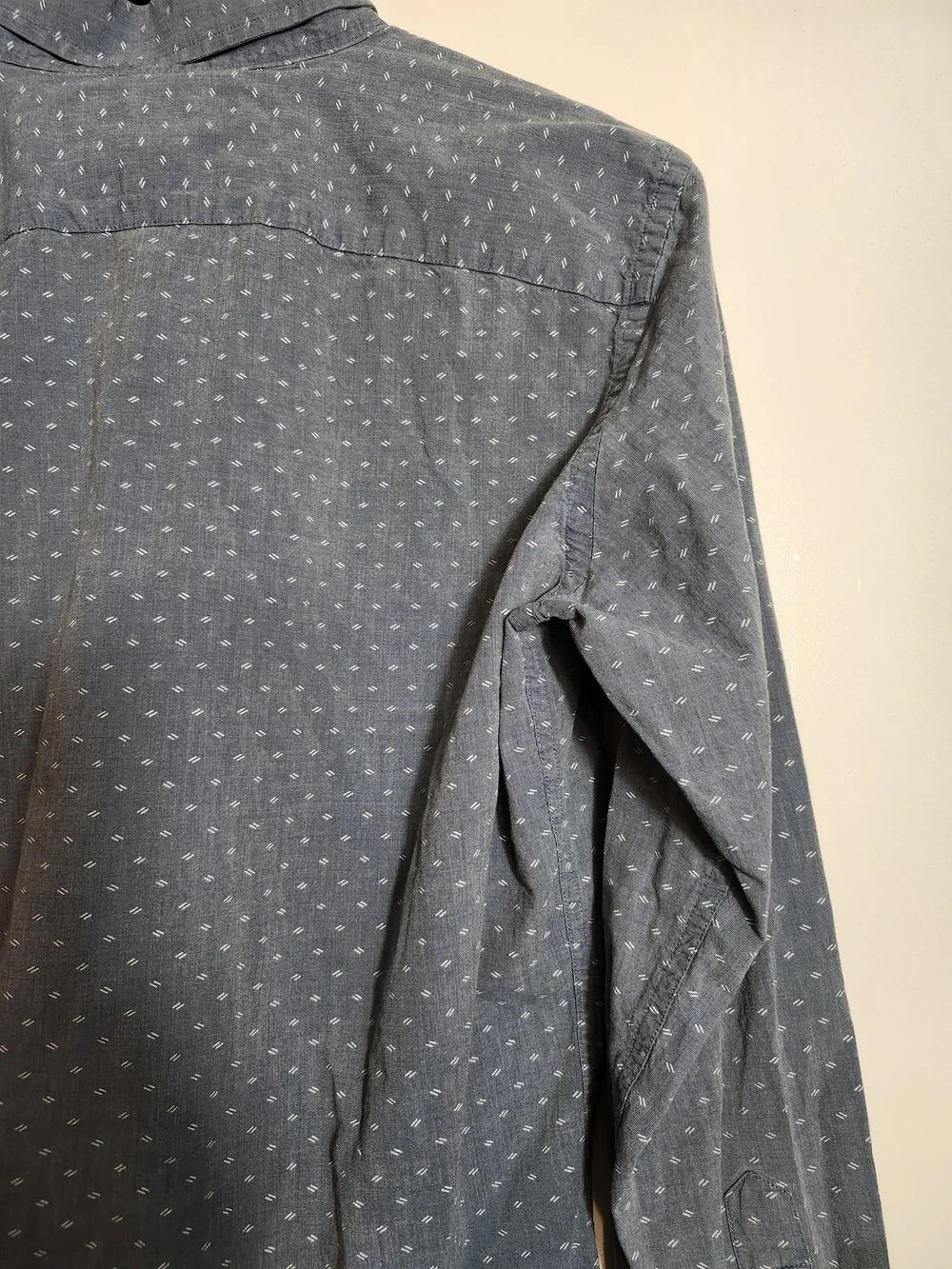 Banana Republic Men's Light Blue Micro-Print Button-Down Shirt - Size Small
